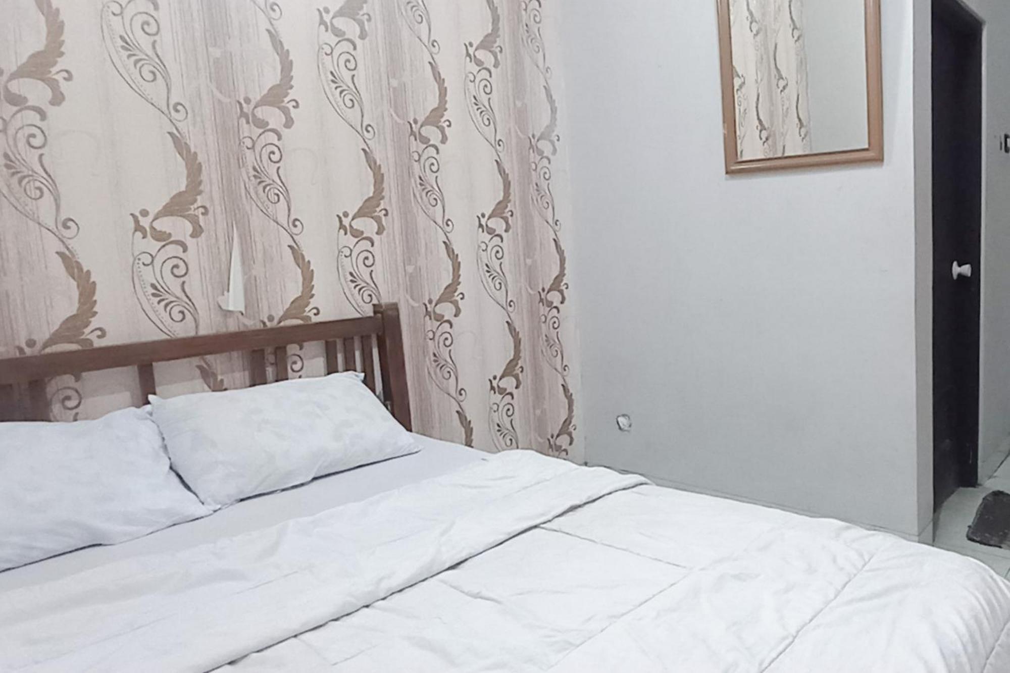 Trihakso Guest House Near Kaliurang Redpartner Sleman  Bagian luar foto