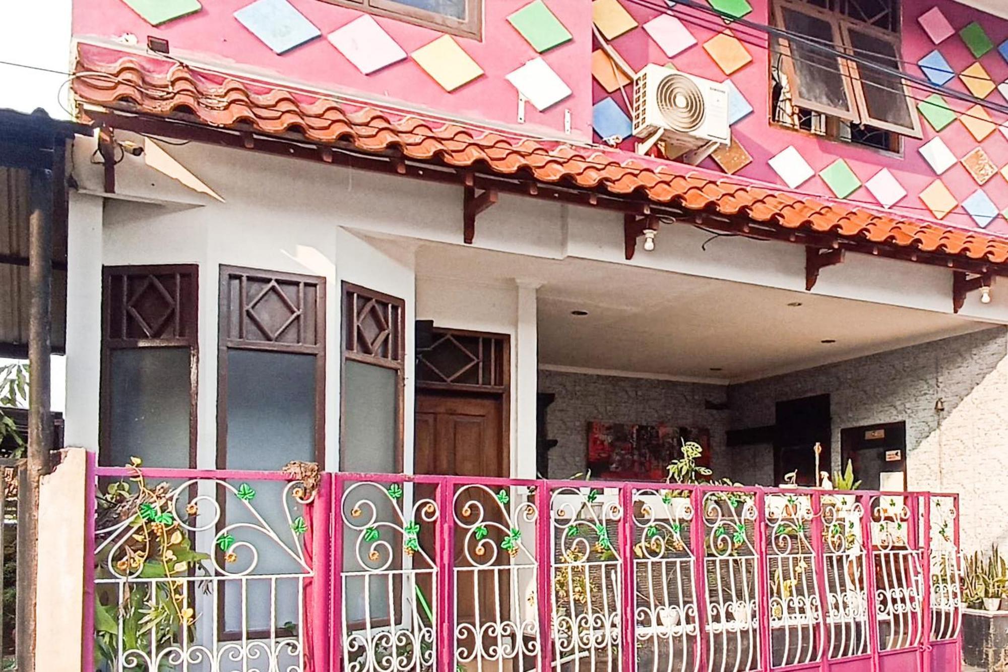 Trihakso Guest House Near Kaliurang Redpartner Sleman  Bagian luar foto